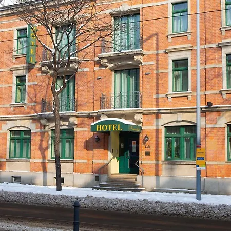 Amadeus Neustadt Отель Дрезден