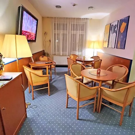 Amadeus Neustadt Отель 3*