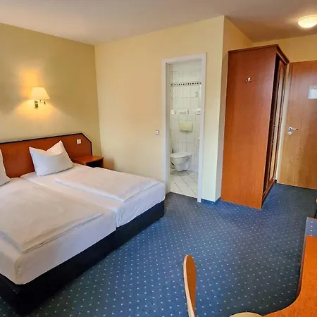 Amadeus Neustadt 3* Drezda