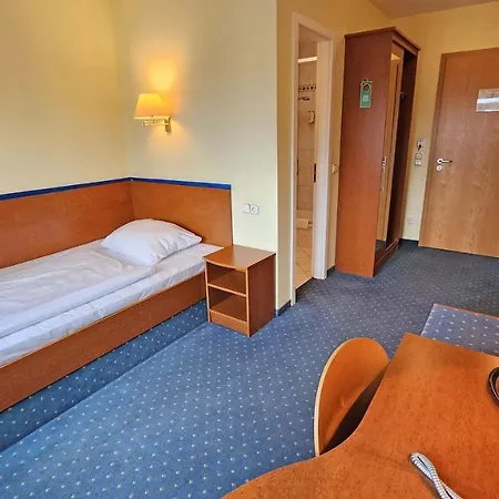 Amadeus Neustadt 3* Dresden