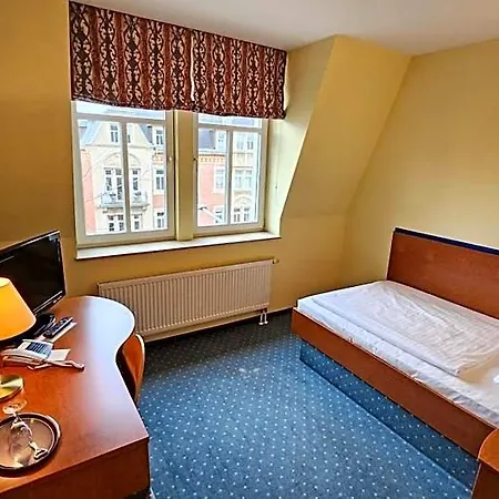 Amadeus Neustadt 3*