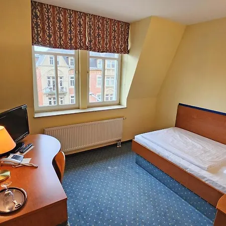 Hotel Amadeus Neustadt 3*