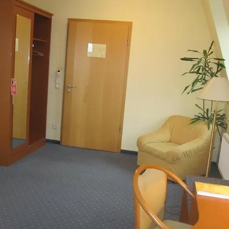 Hotel Amadeus Neustadt 3*