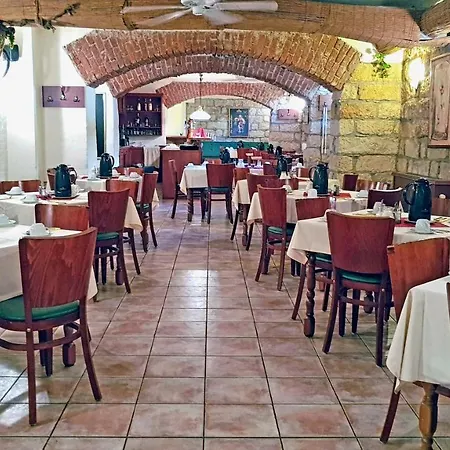 Amadeus Neustadt 3* דרזדן