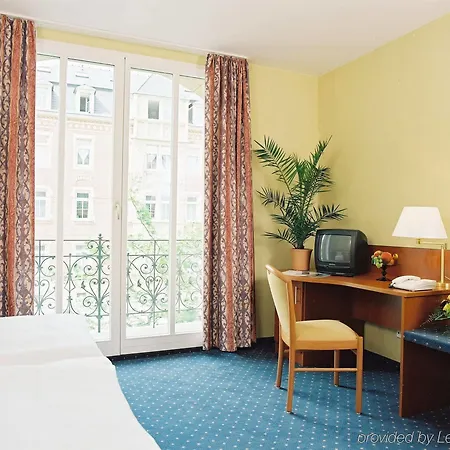 Amadeus Neustadt 3*